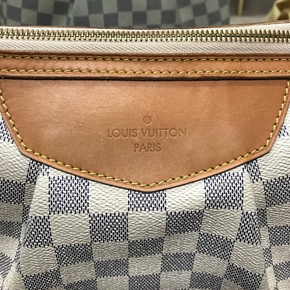 ❌SOLD ❌💯 Authentic Siracusa Azur crossbody purse - Picture 2 of 8